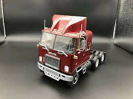AMT 1/25 GMC Astro 95 Cab 1140